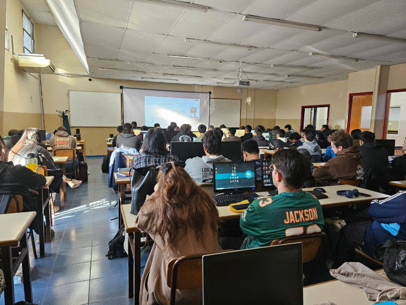 imagen Jornada sobre LoRa para estudiantes de Redes de Datos y Telecomunicaciones 