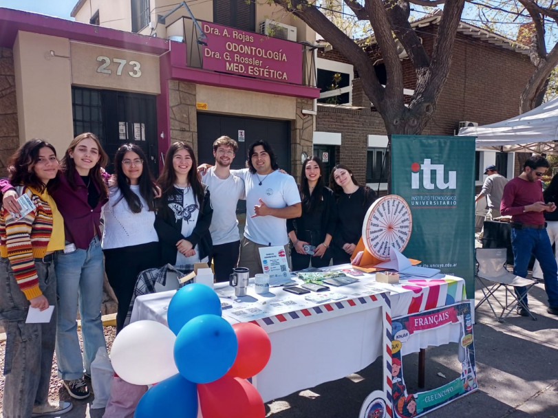 imagen Fieles a nuestras raíces, estudiantes participaron de la tradicional semana Viví Francia 2024