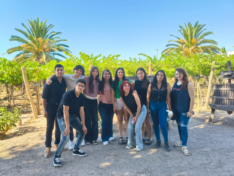 imagen Estudiantes de la sede Rivadavia de ITU maridaron teoría y práctica en Bodega La Rural