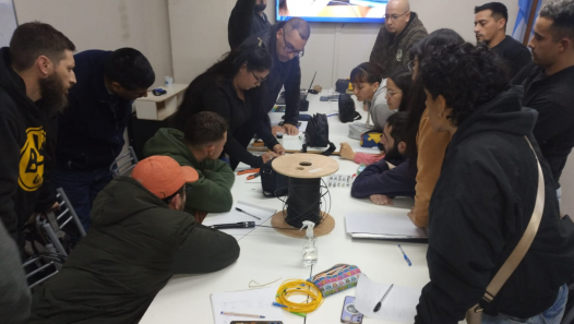 imagen Aprender más allá del aula: innovación, electrónica y práctica real en telecomunicaciones