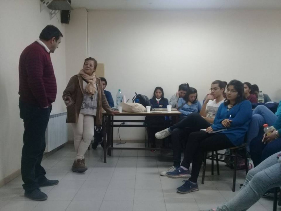 imagen Se brindó una charla sobre "Concientización del arsénico en el agua" en  la Sede Rivadavia