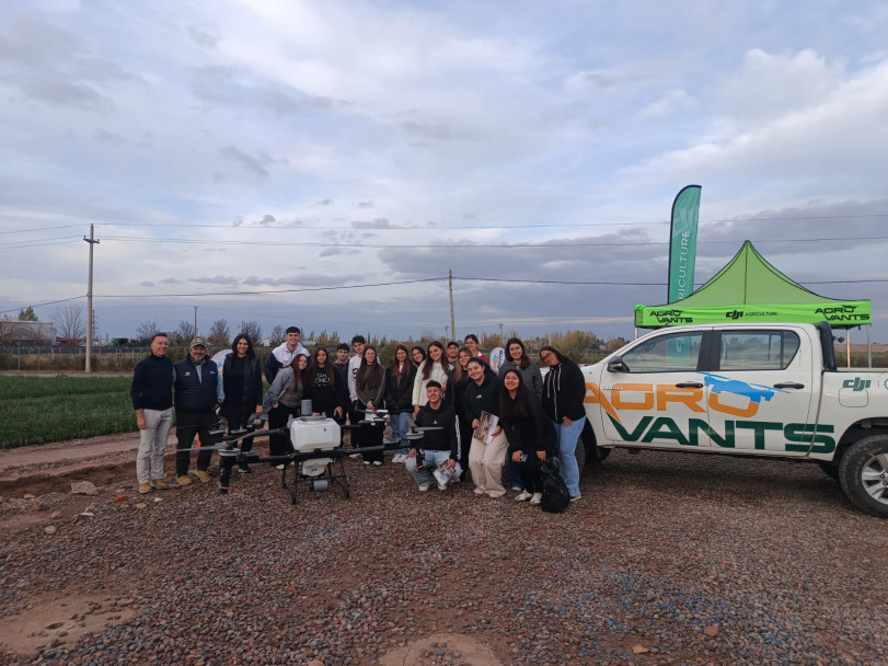 imagen Estudiantes del ITU Gral. Alvear protagonizaron un enriquecedor viaje de estudios por empresas líderes de Mendoza