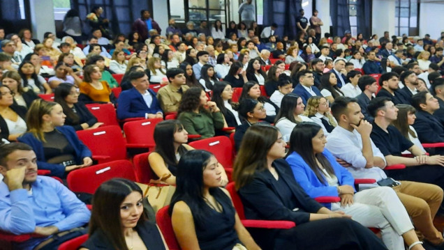 imagen Egresaron 94 nuevos profesionales para el sector socio productivo 