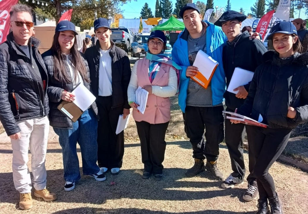 imagen Estudiantes de Gestión aplicaron sus conocimientos en la Fiesta Nacional de la Ganadería