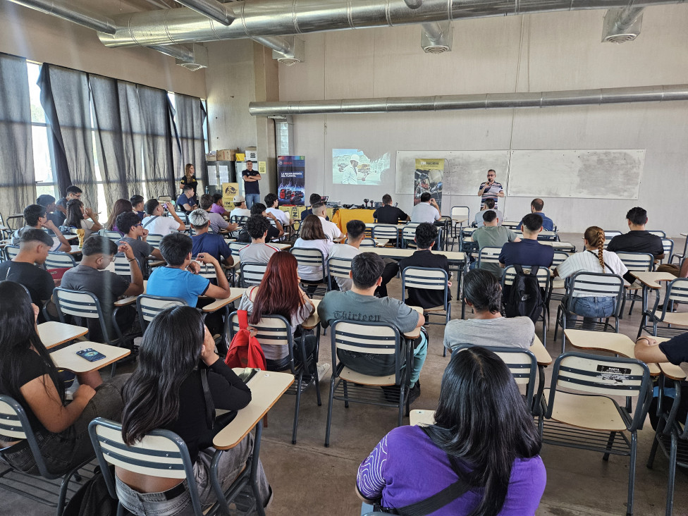 imagen ITU-UNCUYO conmemoró el Día de la Educación Técnica con un taller de uso seguro de herramientas junto a MÁCHENA y BOSCH