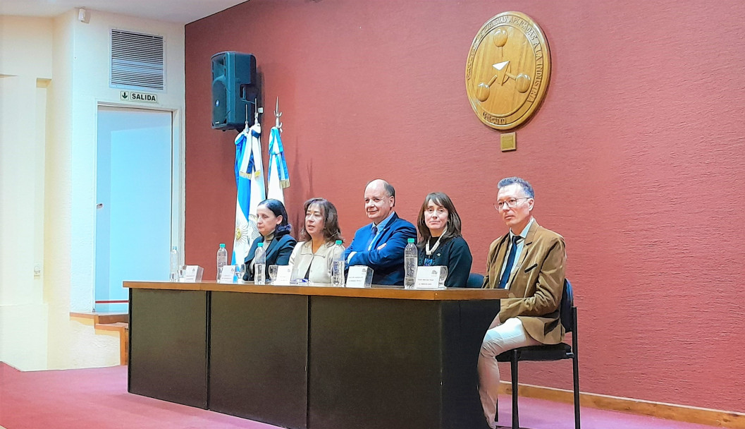 imagen Más de 60 profesionales en Gestión de Empresas renuevan el sector socio productivo del sur mendocino