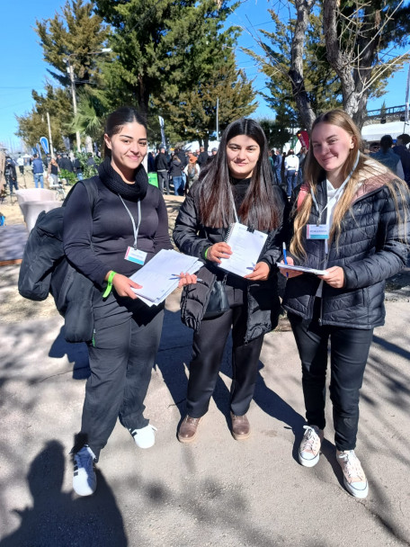 imagen Estudiantes de Gestión aplicaron sus conocimientos en la Fiesta Nacional de la Ganadería