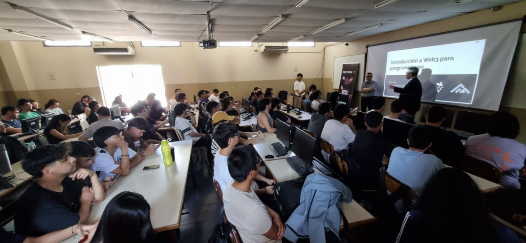 imagen Henry Tong en el ITU: brindó una charla sobre Web3, hackathon e inspiración