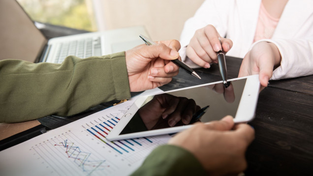 imagen Promedia octubre y estos son los títulos destacados en términos económico-financieros