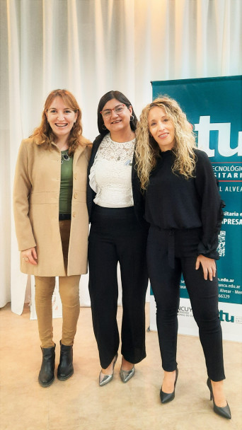 imagen Más de 60 profesionales en Gestión de Empresas renuevan el sector socio productivo del sur mendocino