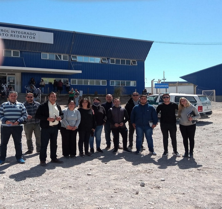 imagen Docentes y estudiantes de Sede Este visitaron el Área de Control Integrado 