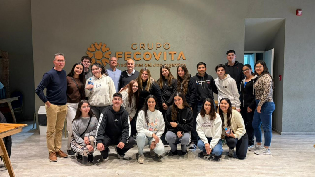 imagen Estudiantes del ITU Gral. Alvear protagonizaron un enriquecedor viaje de estudios por empresas líderes de Mendoza