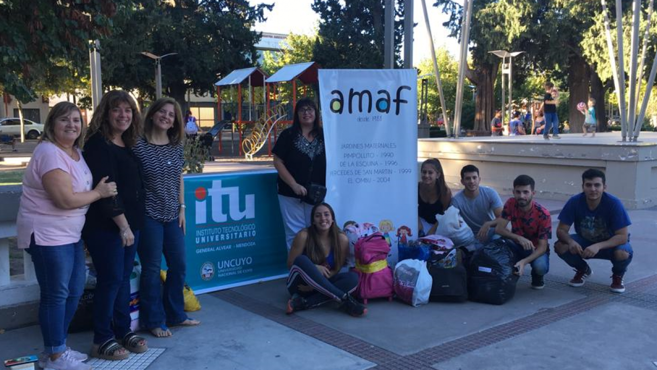 imagen Estudiantes del ITU Alvear realizaron colecta solidaria