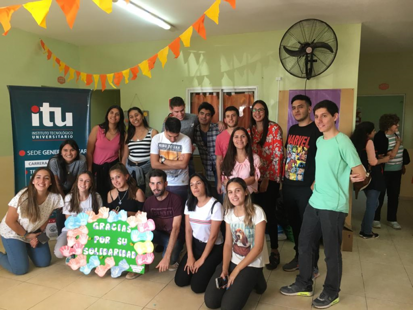 imagen Estudiantes del ITU Alvear realizaron colecta solidaria