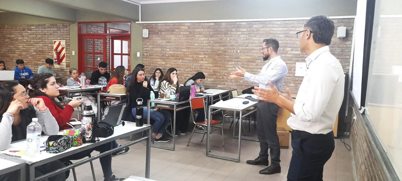 imagen ¿Dolarizar o no?: estudiantes de San Rafael en una jornada con autoridades del Banco Patagonia 