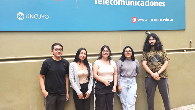 imagen Estudiantes de Desarrollo de Software premiados en la LATIN HACK