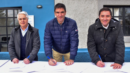 imagen Firma de convenio con la Municipalidad de Tunuyán para ampliar las capacitaciones en el lugar