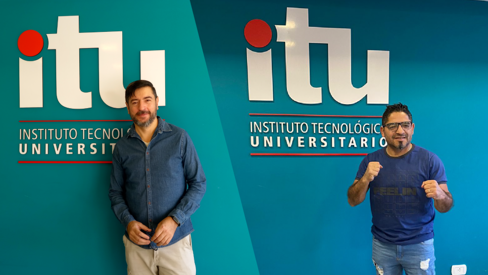 imagen Chanti y Chacón visitaron a estudiantes del ITU 