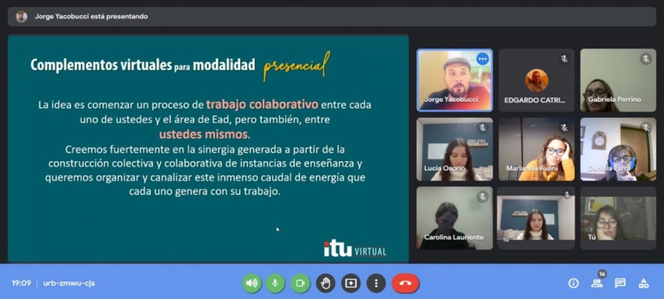 imagen Docentes se preparan para complementar la presencialidad con modalidad virtual