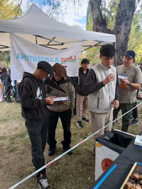 imagen Estudiantes de Gestión aplicaron sus conocimientos en la Fiesta Nacional de la Ganadería