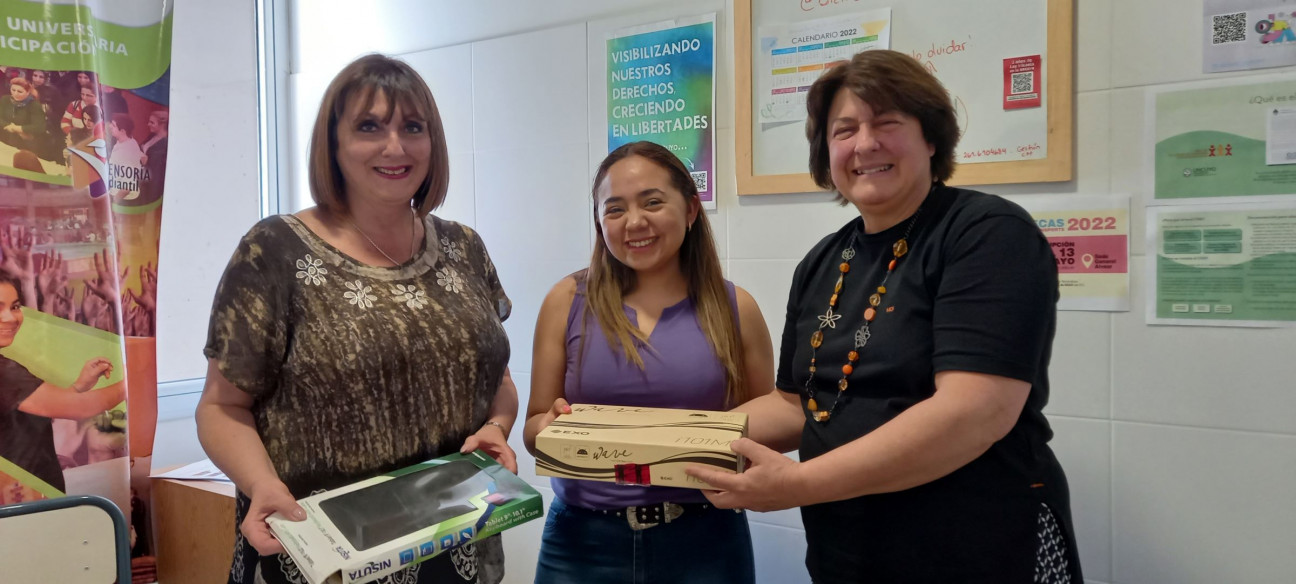 imagen Con la mirada puesta en disminuir la brecha digital, el ITU entrega tablets a sus estudiantes