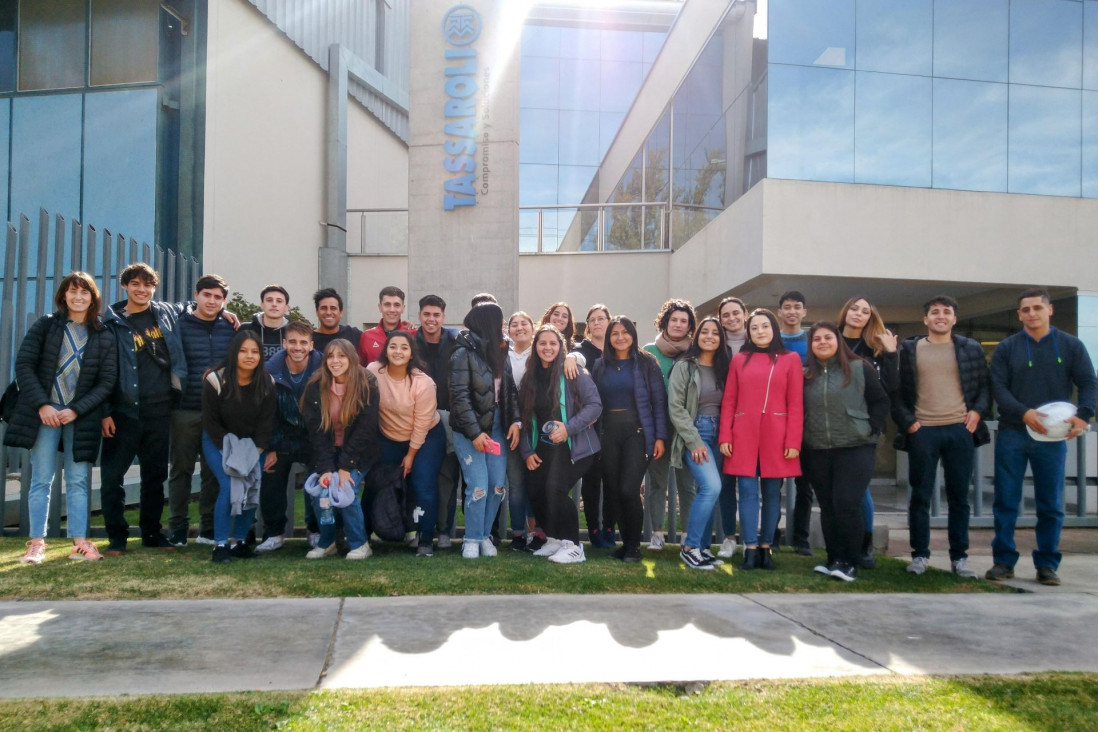 imagen Estudiantes vivenciaron el proceso de gestión de una empresa del Sur 