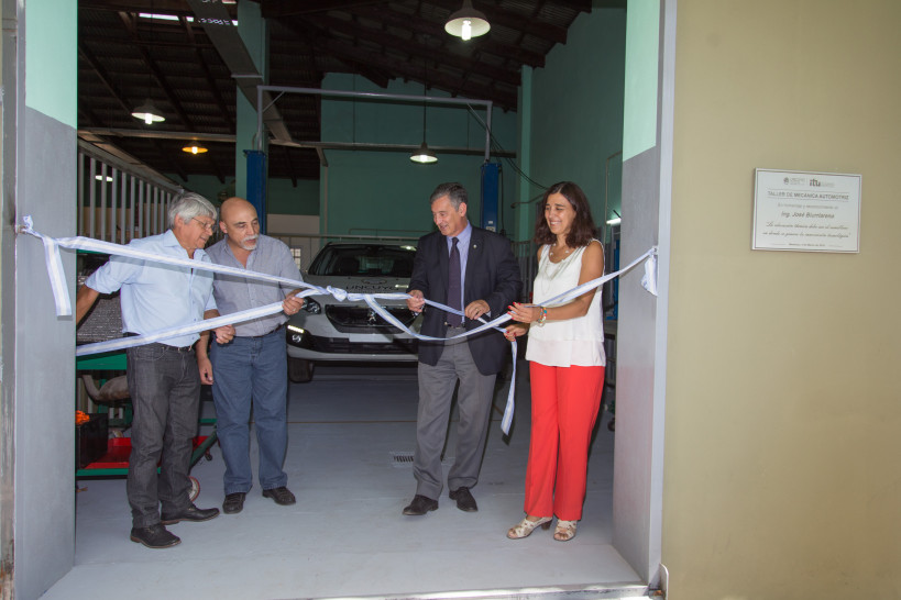 imagen El ITU inauguró el Taller de Mecánica Automotriz "Ing. José Biurriarena"