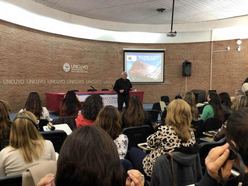 imagen Se capacitó a docentes de la UNCuyo sobre innovación educativa