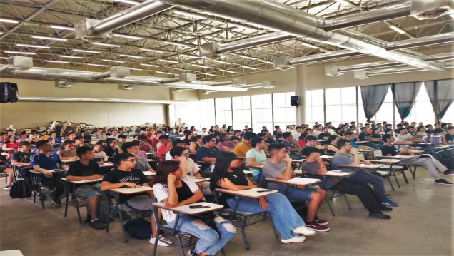 imagen Alrededor de 400 personas aspiran a estudiar Desarrollo de Software en el Campus TIC
