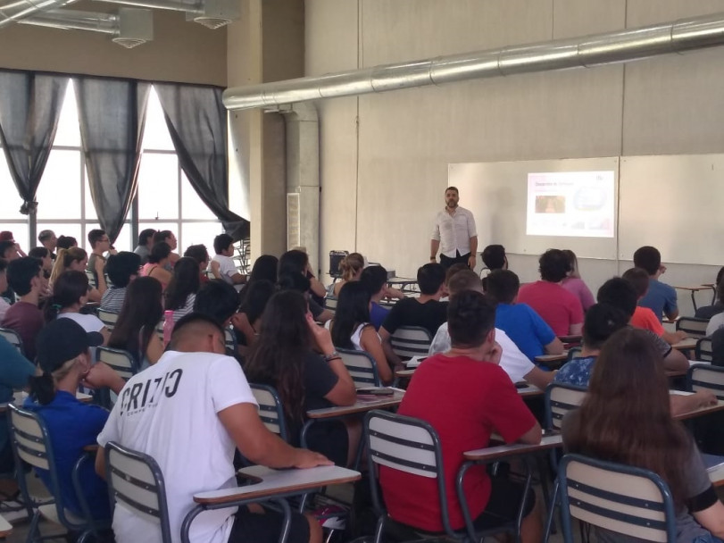 imagen Alrededor de 400 personas aspiran a estudiar Desarrollo de Software en el Campus TIC