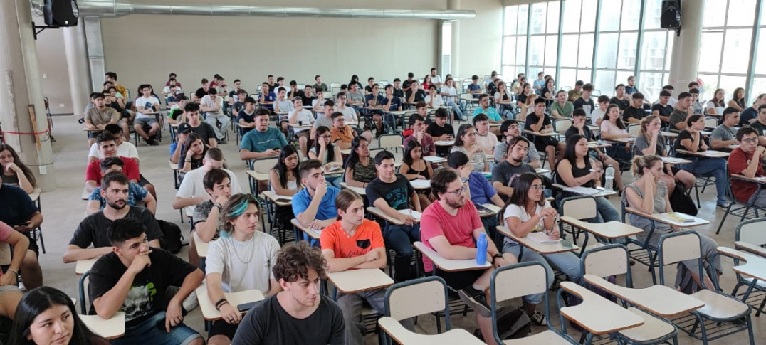 imagen Alrededor de 400 personas aspiran a estudiar Desarrollo de Software en el Campus TIC